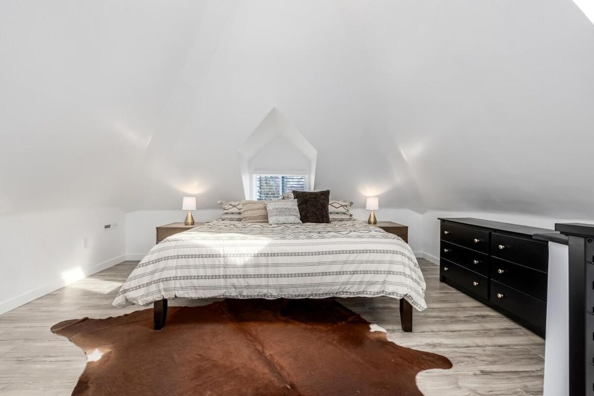 Great Remodeled Villa Denver